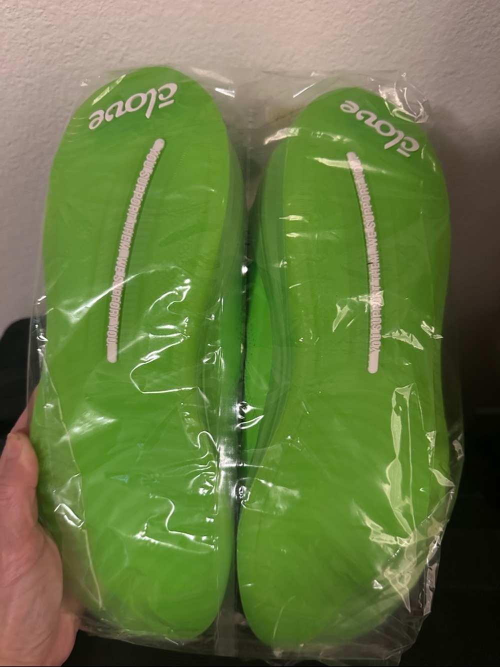 Clove New SOLO Neon Green- sz 9.5 Women- sz 8 Men. Retired Limited Edition Rare! - Picture 3 of 4